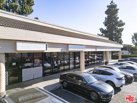 Photo of 1960 Sequoia Avenue #3, Simi Valley, CA 93063 (MLS # 26847143)