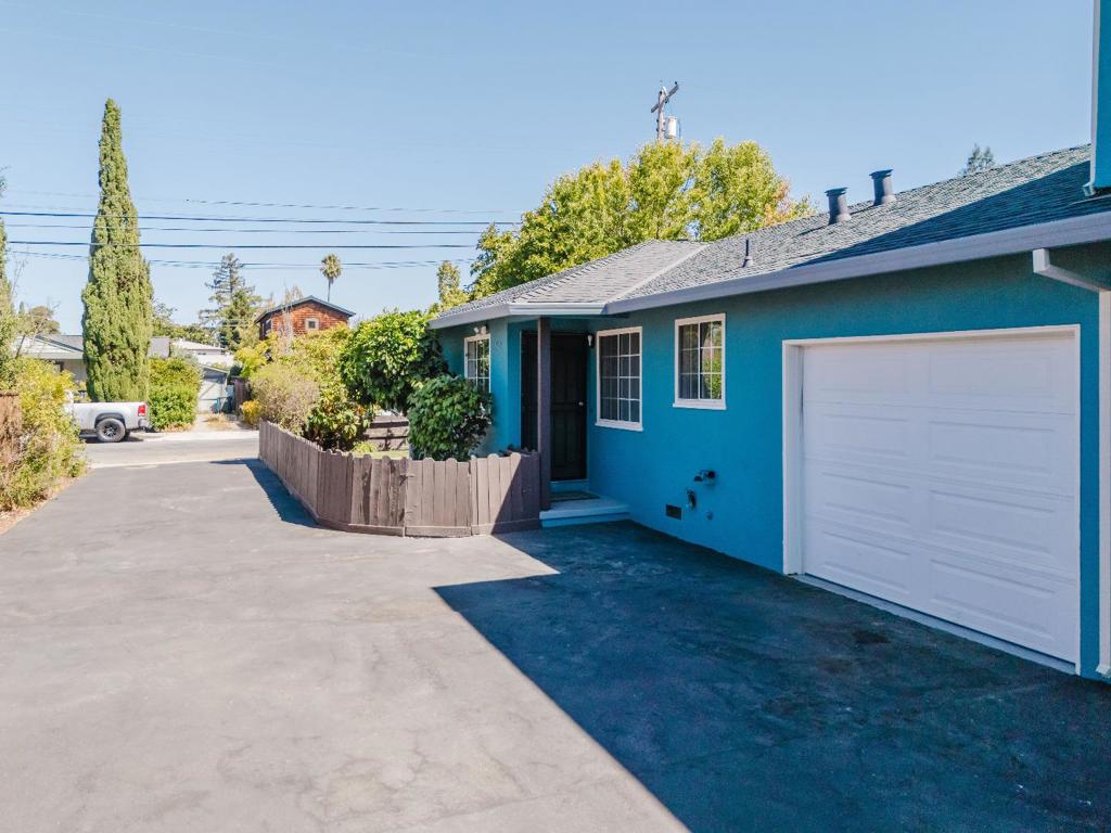 1128 Ebener Street