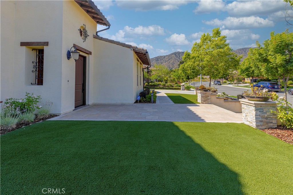 253 Clementine Court