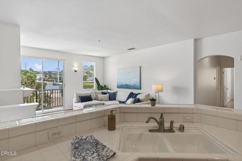 Tiny photo for 2389 N Ventura Avenue, Ventura, CA 93001 (MLS # V1-37315)