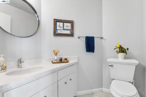Tiny photo for 460 Cola Ballena #D, Alameda, CA 94501 (MLS # 41149669)