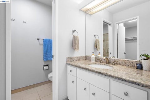 Tiny photo for 460 Cola Ballena #D, Alameda, CA 94501 (MLS # 41149669)