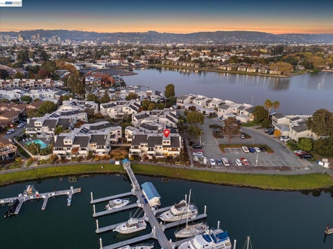 Tiny photo for 460 Cola Ballena #D, Alameda, CA 94501 (MLS # 41149669)