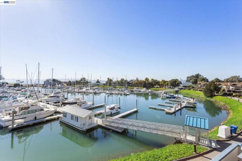 Tiny photo for 460 Cola Ballena #D, Alameda, CA 94501 (MLS # 41149669)