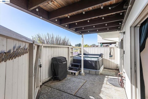 Tiny photo for 460 Cola Ballena #D, Alameda, CA 94501 (MLS # 41149669)