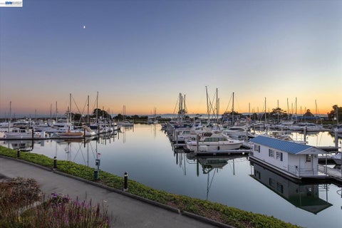 Tiny photo for 460 Cola Ballena #D, Alameda, CA 94501 (MLS # 41149669)