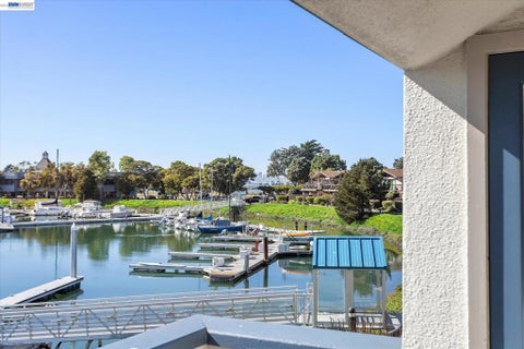 Tiny photo for 460 Cola Ballena #D, Alameda, CA 94501 (MLS # 41149669)
