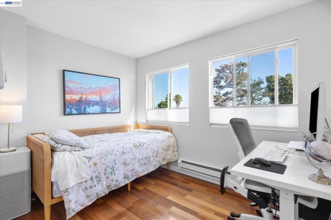 Tiny photo for 460 Cola Ballena #D, Alameda, CA 94501 (MLS # 41149669)