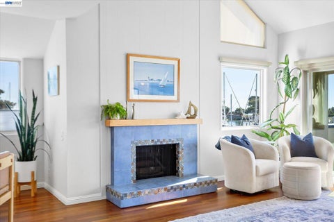 Tiny photo for 460 Cola Ballena #D, Alameda, CA 94501 (MLS # 41149669)