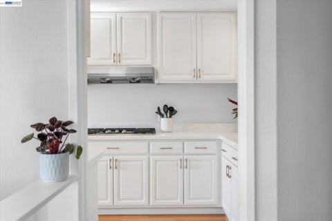 Tiny photo for 460 Cola Ballena #D, Alameda, CA 94501 (MLS # 41149669)