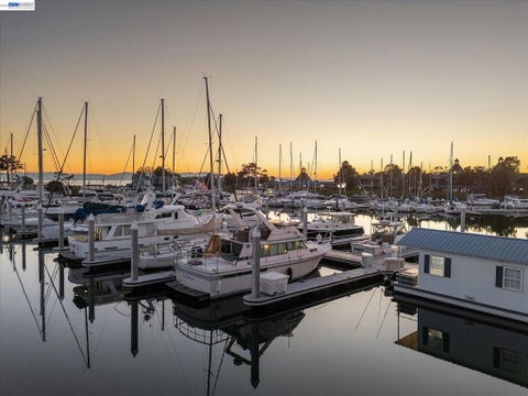 Tiny photo for 460 Cola Ballena #D, Alameda, CA 94501 (MLS # 41149669)