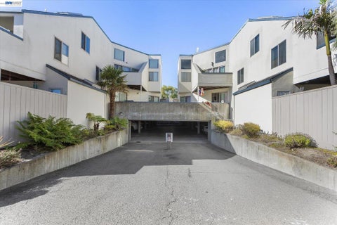Tiny photo for 460 Cola Ballena #D, Alameda, CA 94501 (MLS # 41149669)