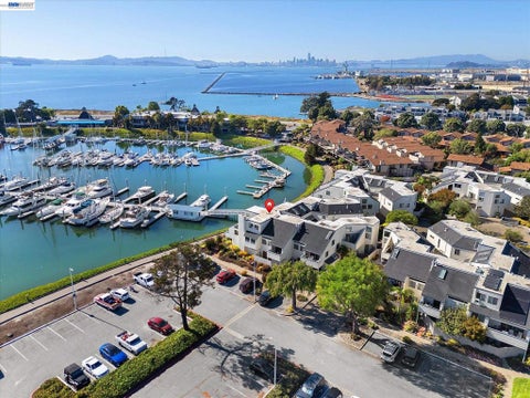 Tiny photo for 460 Cola Ballena #D, Alameda, CA 94501 (MLS # 41149669)