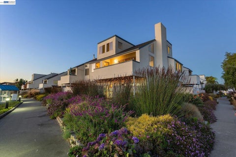Tiny photo for 460 Cola Ballena #D, Alameda, CA 94501 (MLS # 41149669)