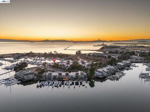 Tiny photo for 460 Cola Ballena #D, Alameda, CA 94501 (MLS # 41149669)