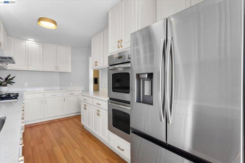 Tiny photo for 460 Cola Ballena #D, Alameda, CA 94501 (MLS # 41149669)