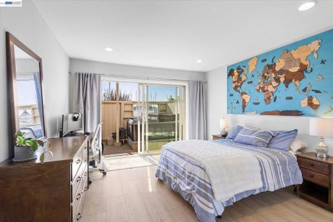 Tiny photo for 460 Cola Ballena #D, Alameda, CA 94501 (MLS # 41149669)