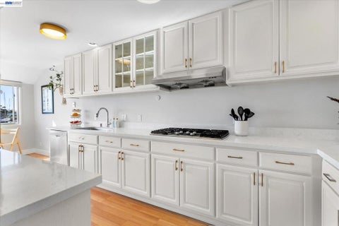 Tiny photo for 460 Cola Ballena #D, Alameda, CA 94501 (MLS # 41149669)