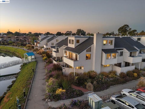 Tiny photo for 460 Cola Ballena #D, Alameda, CA 94501 (MLS # 41149669)