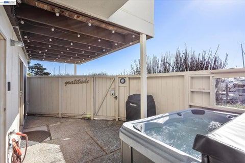 Tiny photo for 460 Cola Ballena #D, Alameda, CA 94501 (MLS # 41149669)