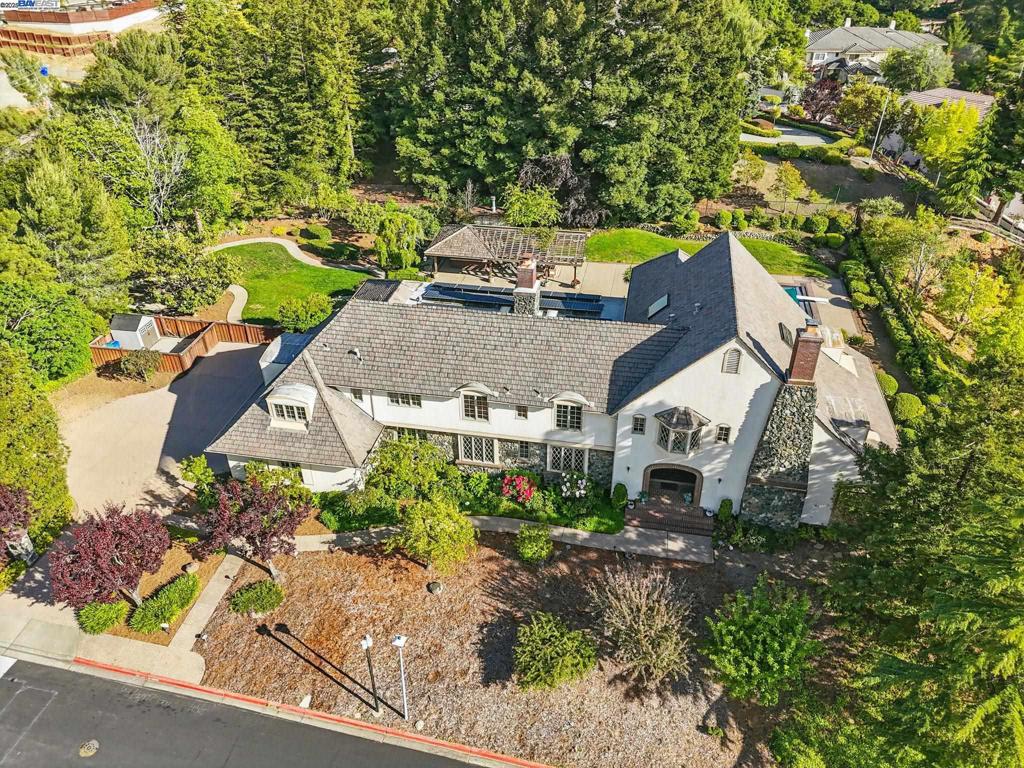 4103 Greenoaks Way