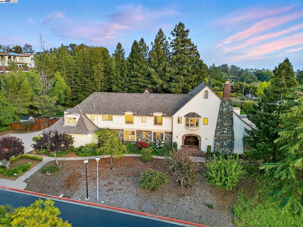 4103 Greenoaks Way