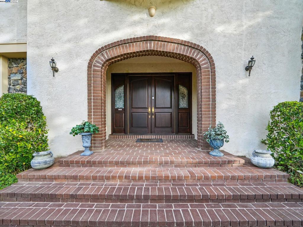 4103 Greenoaks Way