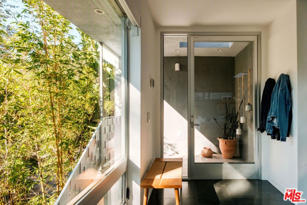 Photo of 7963 Willow Glen Road, Los Angeles, CA 90046 (MLS # 25609497)