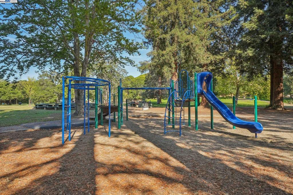 DIMOND HEIGHTS - Residential