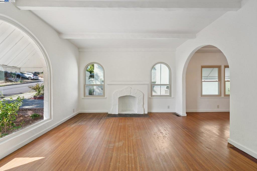 DIMOND HEIGHTS - Residential