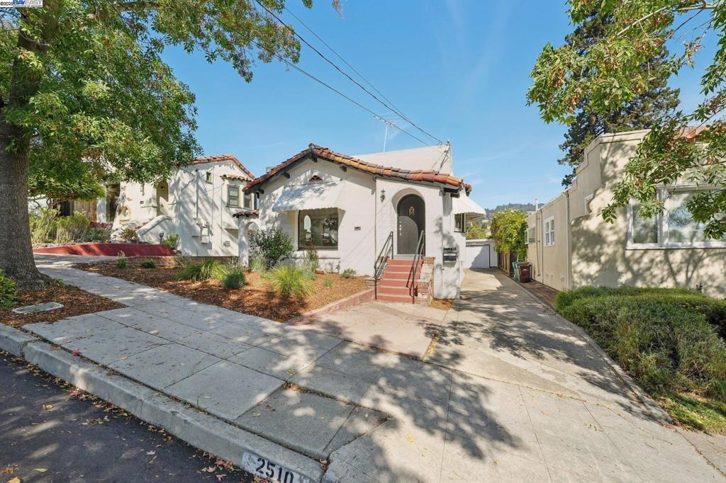 DIMOND HEIGHTS - Residential