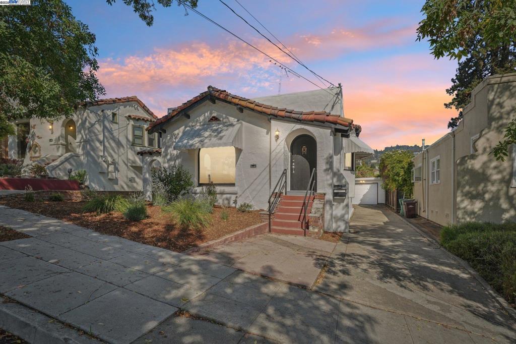 DIMOND HEIGHTS - Residential