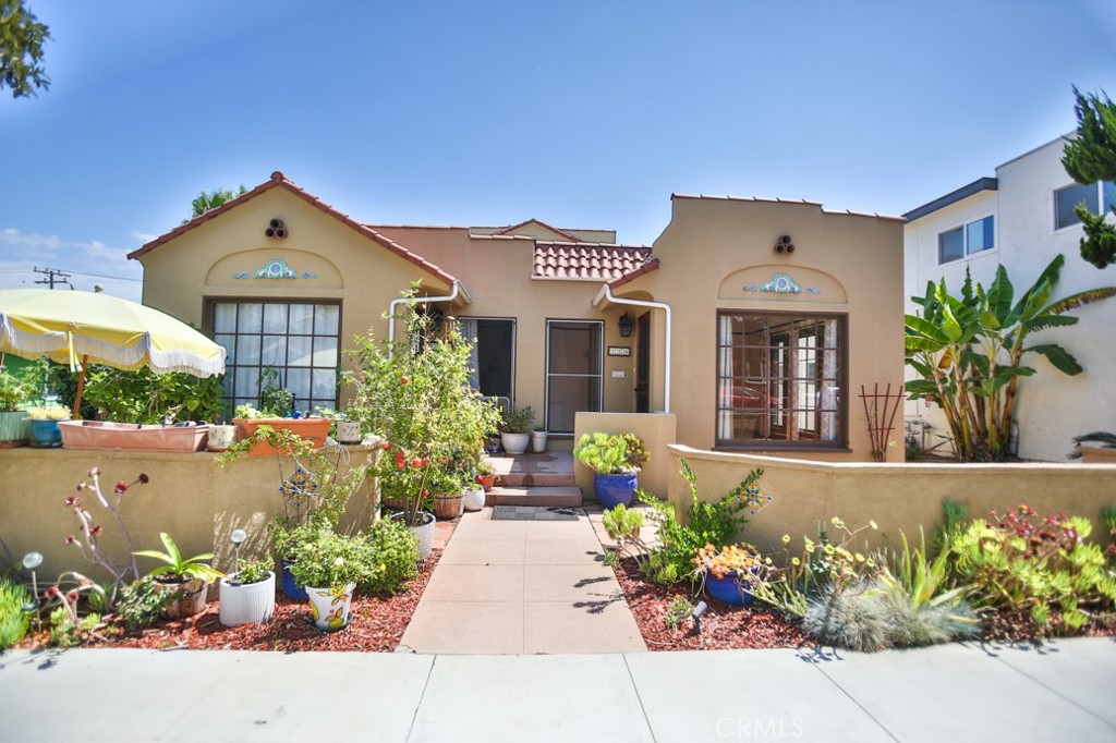 774 Roswell Avenue