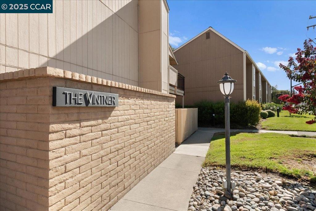 THE VINTNER - Residential