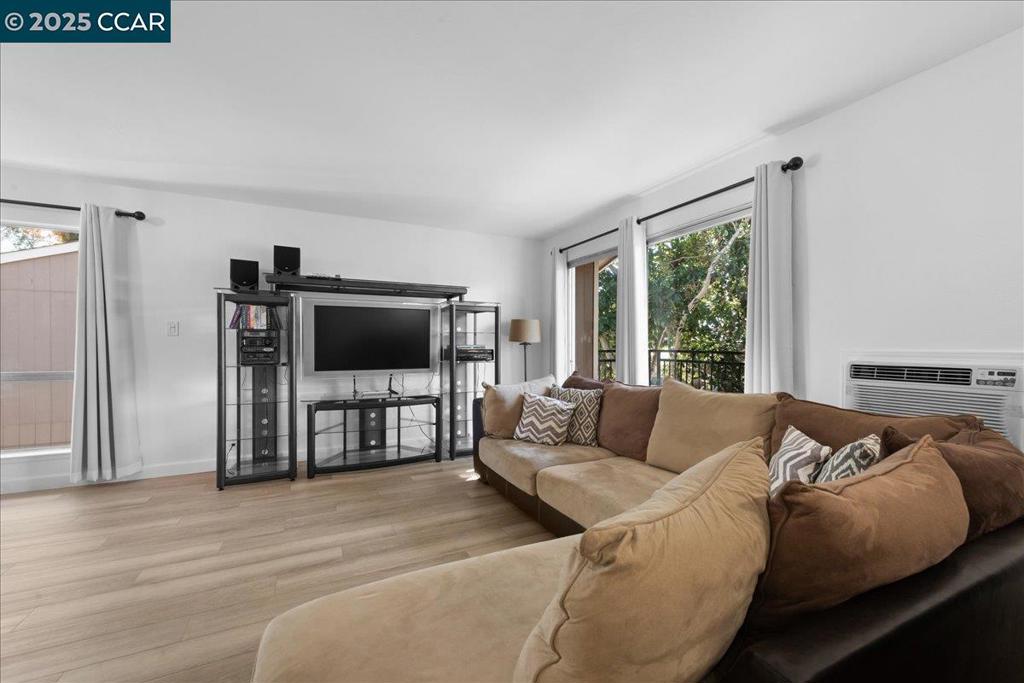 THE VINTNER - Residential