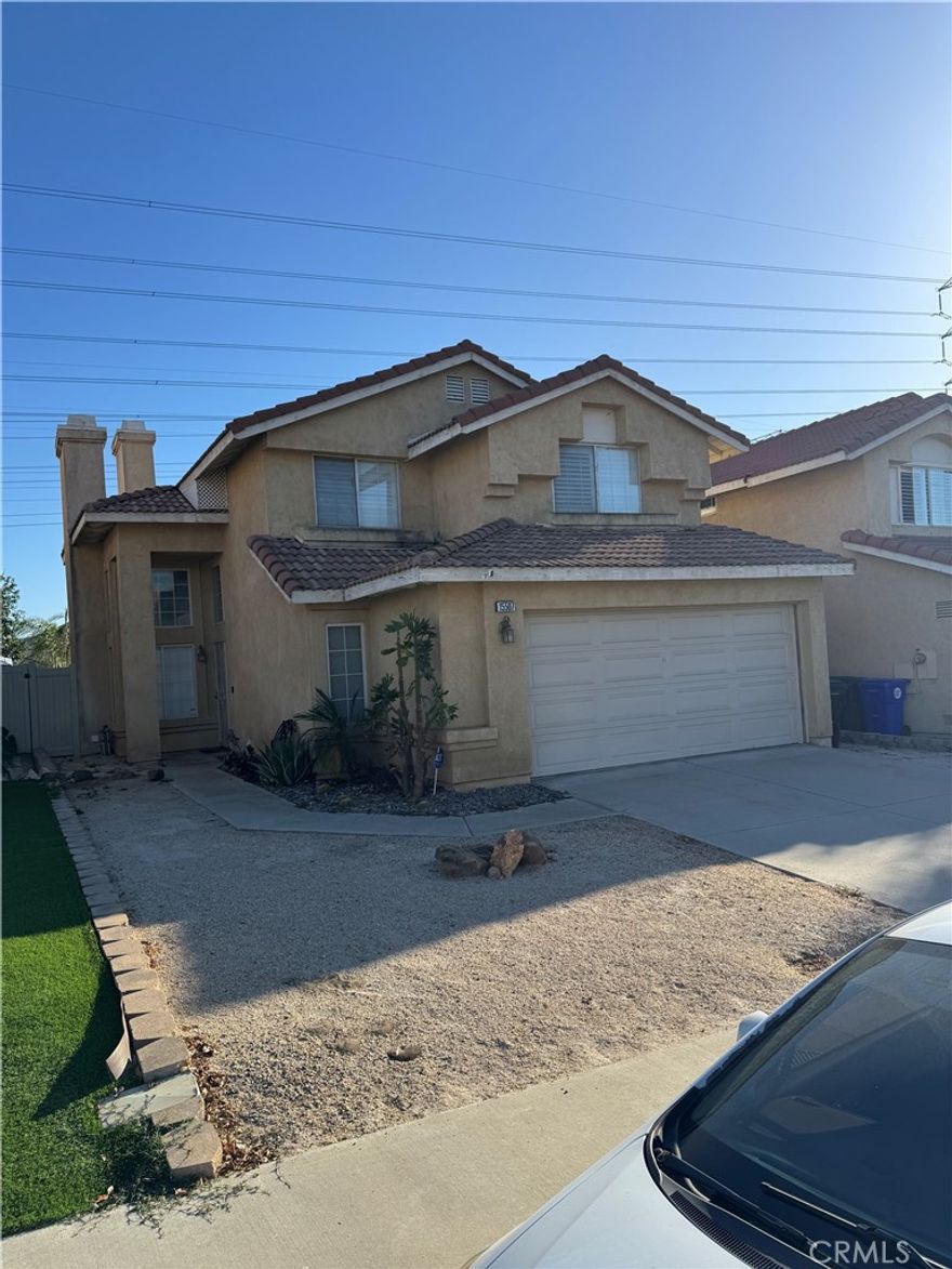 Charming 4 bedroom, 2 1/2 bath home in the nestling hills of Southridge Fontana. The upstairs features a lovely family loft for extra living space.