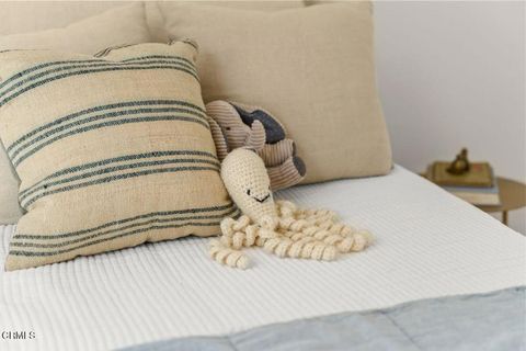 Tiny photo for 242 E Mcfarlane Drive, Ventura, CA 93001 (MLS # V1-35016)