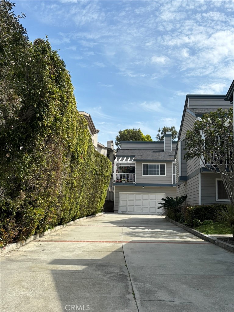617 E Pine Avenue