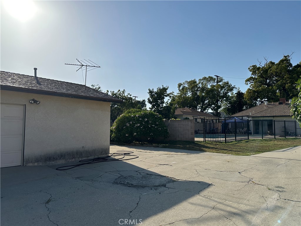 9416 Broadway