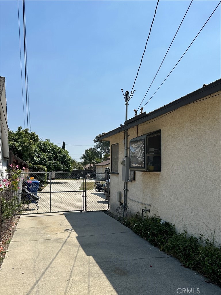 9416 Broadway