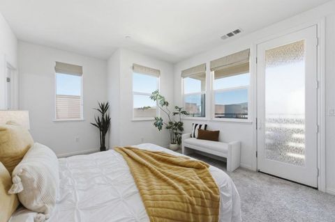 Tiny photo for 688 Squire Avenue, San Jose, CA 95133 (MLS # ML82037558)