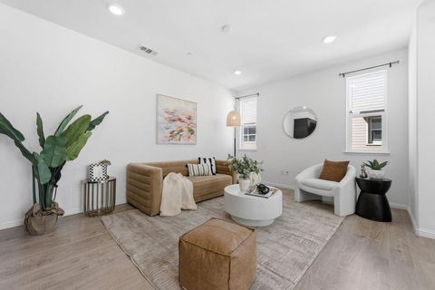 Tiny photo for 688 Squire Avenue, San Jose, CA 95133 (MLS # ML82037558)