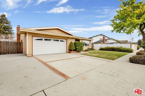 Tiny photo for 1767 Dunnigan Street, Camarillo, CA 93010 (MLS # 26660237)