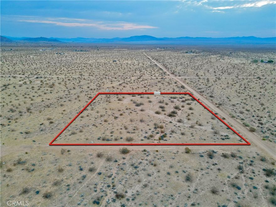 Presenting a golden opportunity on 0 Venus St! Embrace the secluded serenity offered by this wide-open 2-acre lot. This plot is ripe and ready for breaking ground on your dream abode in the splendid area of Joshua Tree. Excellent location, just 20 minutes away from Joshua Tree National Park, making it perfect for nature enthusiasts. Perfect opportunity to build your investment home on this parcel with expansive views, offering an uninterrupted sightline to vast landscapes and beautiful horizons.