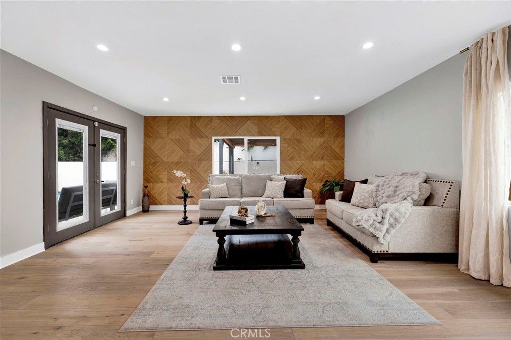 Photo of 4912 Alonzo Avenue, Encino, CA 91316 (MLS # OC25250905)