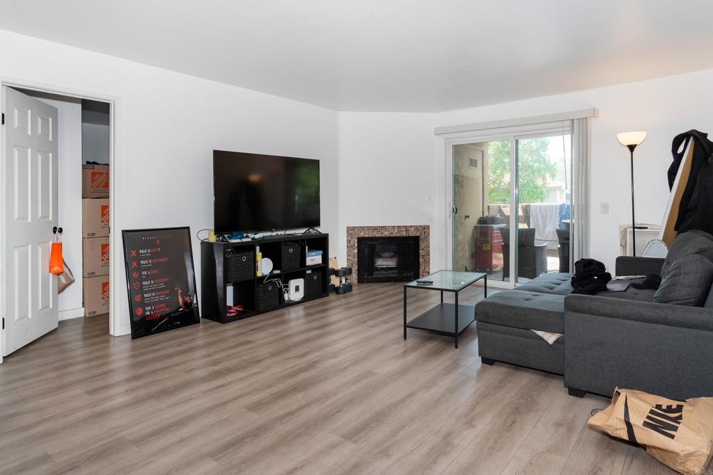 209 Woodland Parkway 121