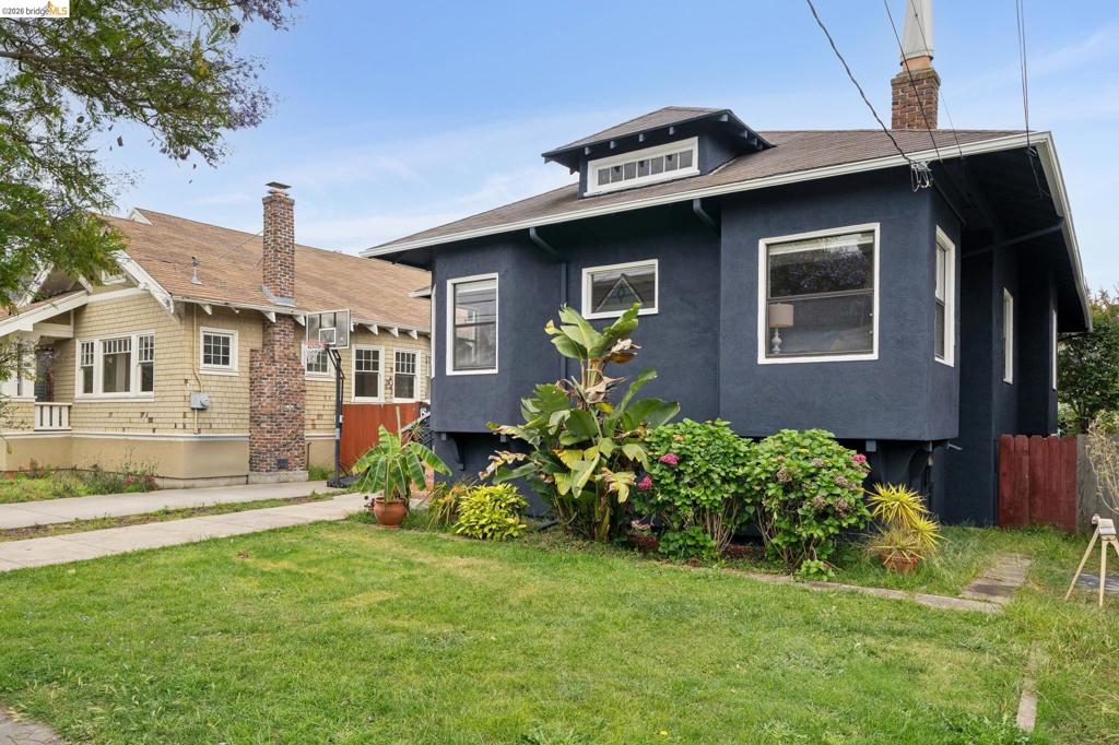 892 Laurel Street