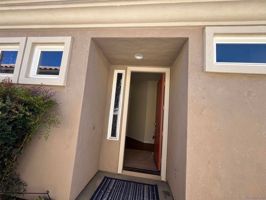 4929 Rolling Hills Avenue