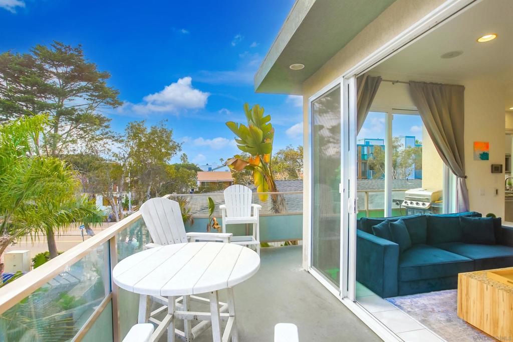 808 Ensenada Ct