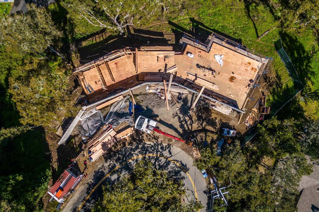 CHARLES HILL - Residential